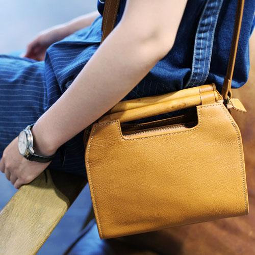 Solid Color Tote Bag with Wooden Handle