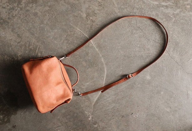 Vintage LEATHER WOMEN Handbag Purse SHOULDER BAG Purses FOR WOMEN