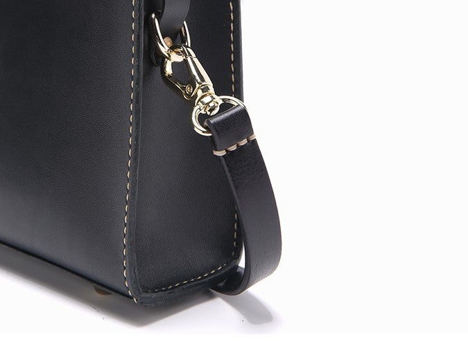 Black Chain Strap Shoulder Leather Bag