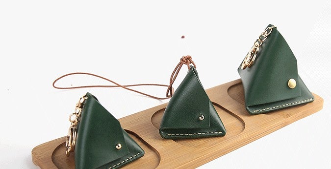 Cute Leather Womens Small Triangular Change Wallet Coin Holder Change Holder for Women