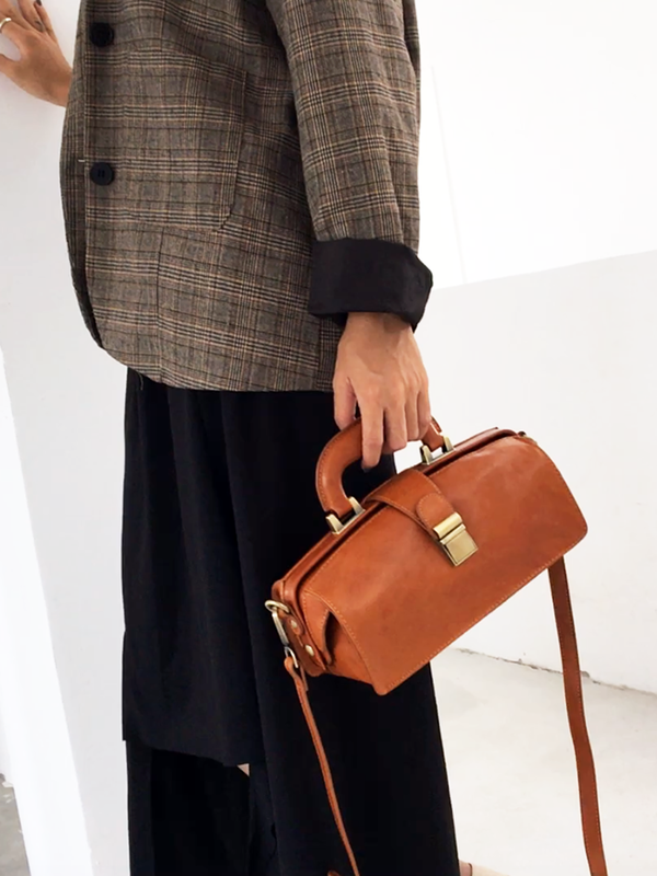 Fashionable Women's Doctor Leather Handbags